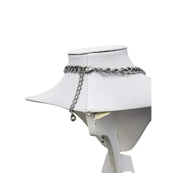 Vintage Red and Black Center Antique Silver Pendant Chain Necklace – 12 inches - Picture 2 of 4